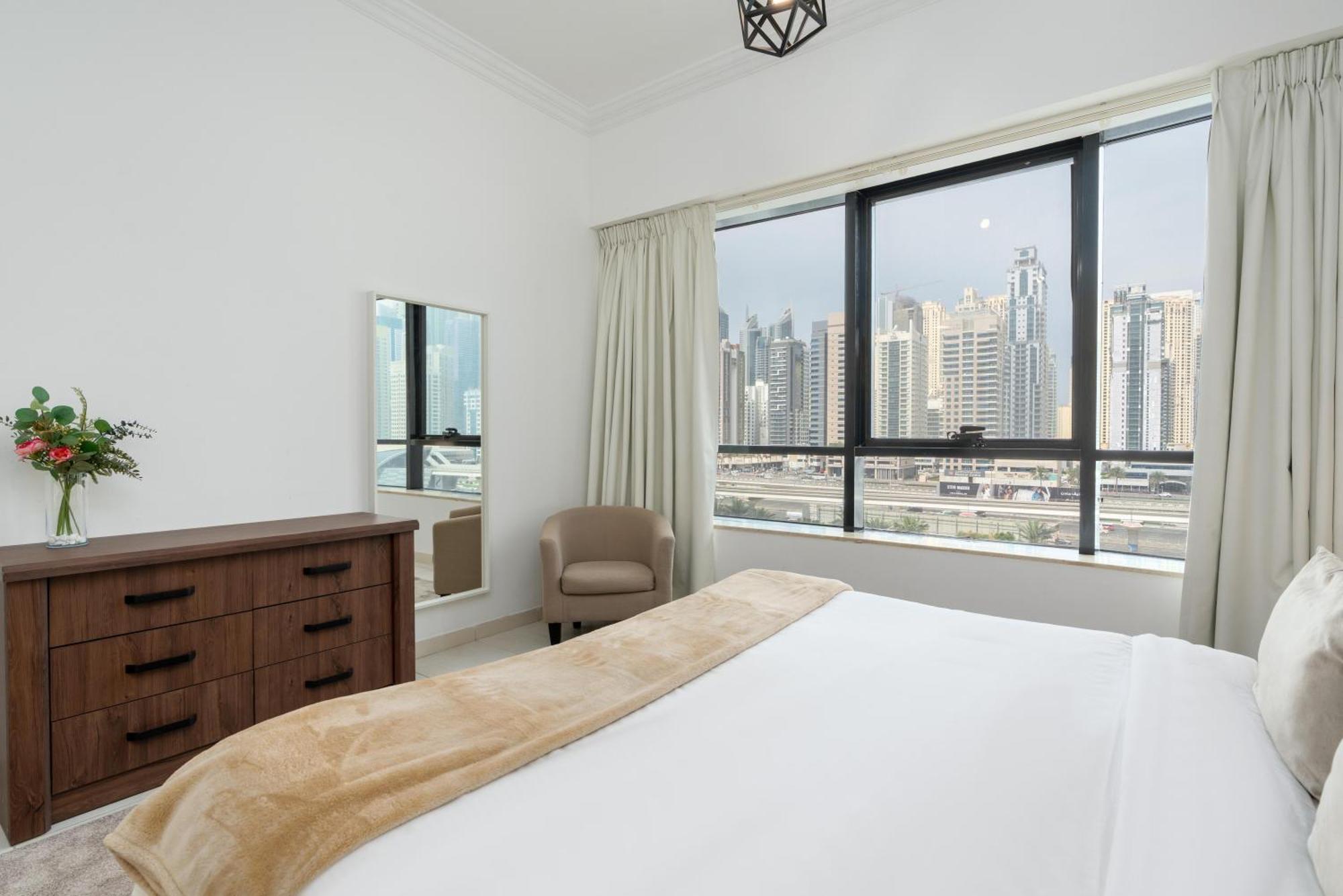 Convenient 2 beds in JLT 3 min from metro Appartement Dubai Buitenkant foto